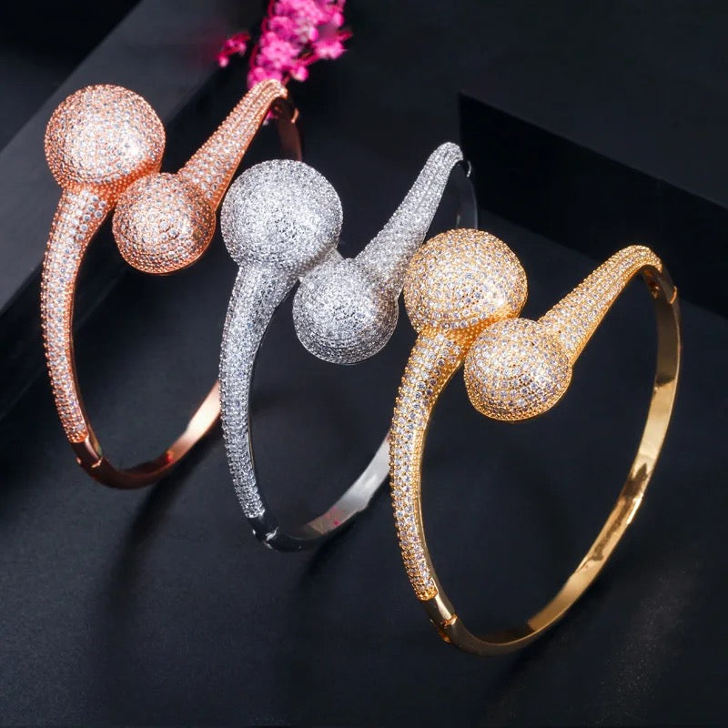 Inlaid round ball bracelet