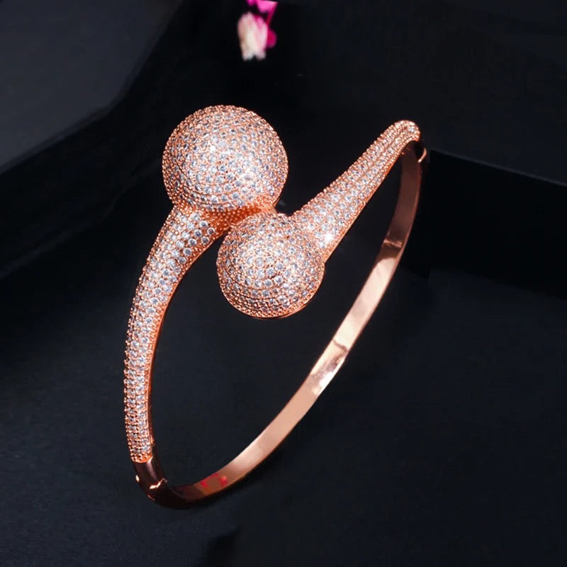 Inlaid round ball bracelet