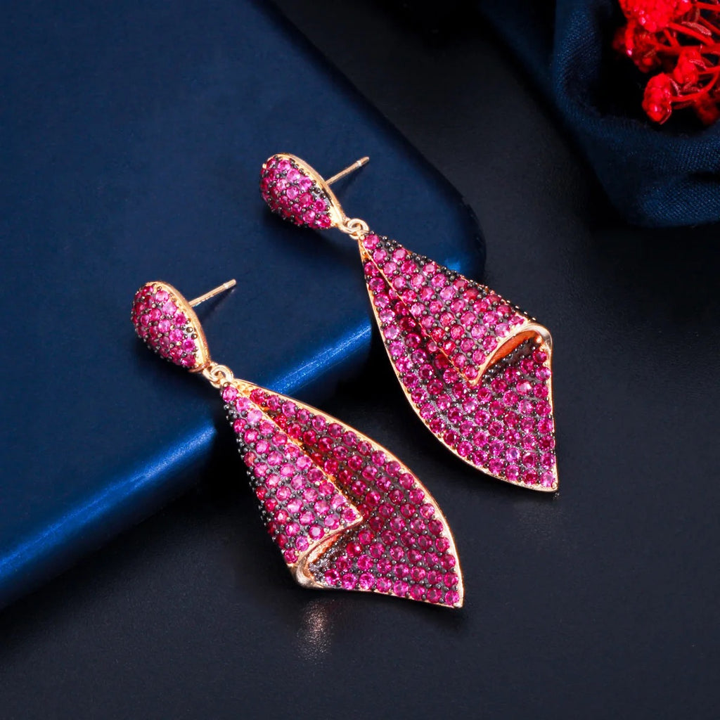 Daisy Pave Earring
